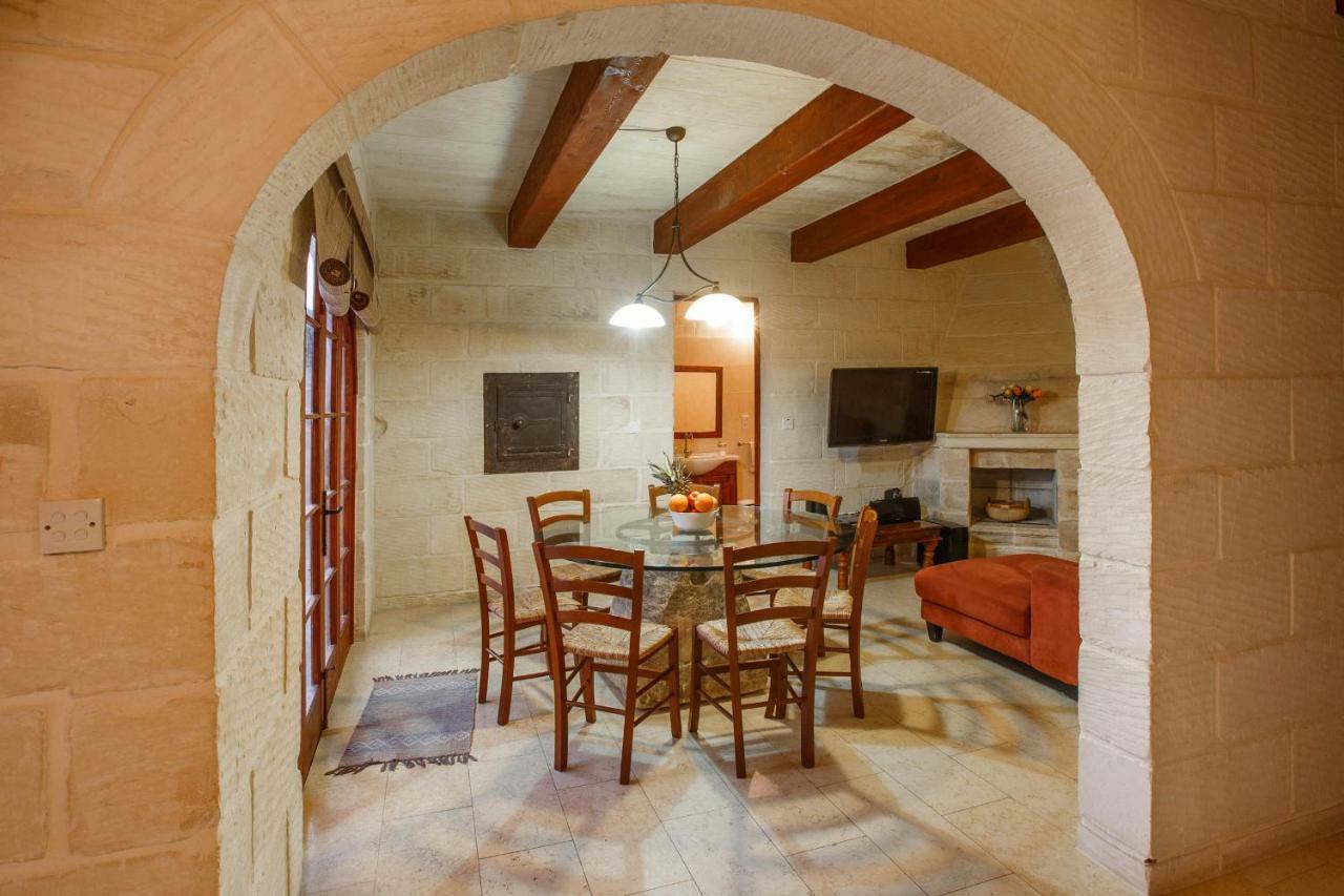 Il-Palma Holiday Farmhouse With Sunny Private Pool In Island Of Gozo 가르브 외부 사진