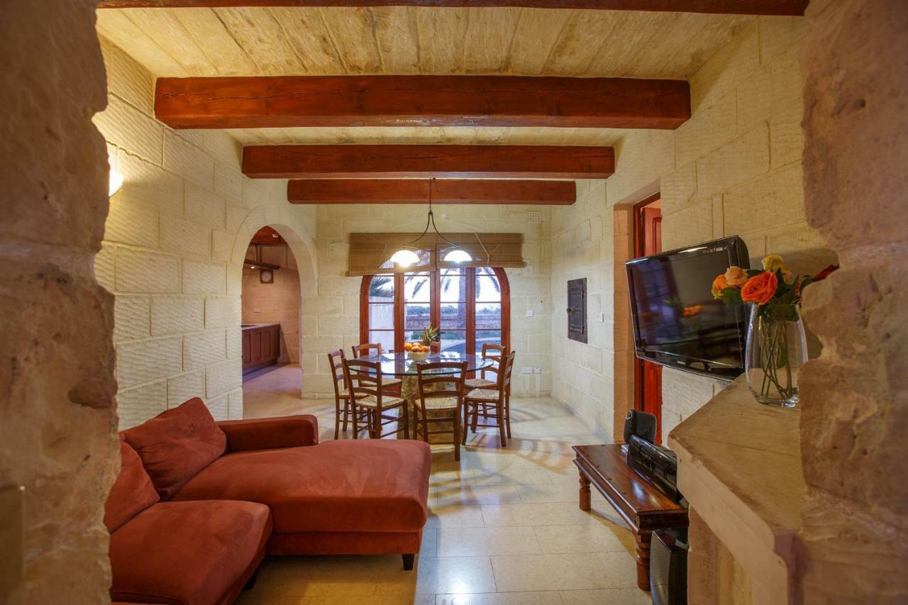 Il-Palma Holiday Farmhouse With Sunny Private Pool In Island Of Gozo 가르브 외부 사진